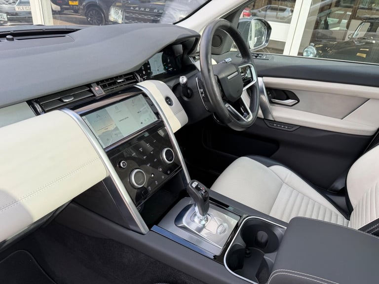 2021 Land Rover Discovery Sport 1.5 P300e 12.2kWh R-Dynamic SE Auto 4WD Euro 6 (s/s) 5dr ESTATE P...