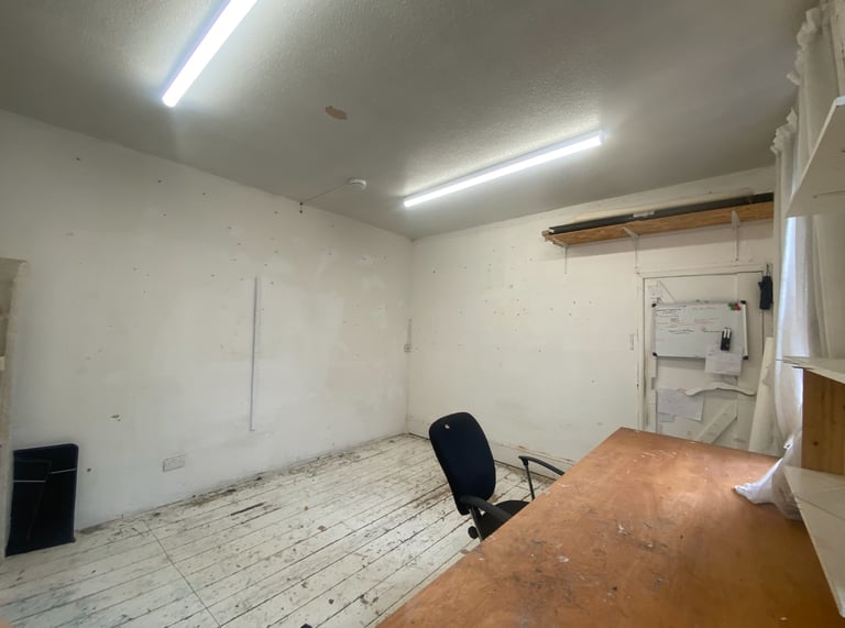 beautiful art studio - short term let. Available now till 30th Sept