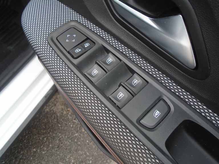 2021 Dacia Sandero Stepway 1.0 TCe Comfort Euro 6 (s/s) 5dr HATCHBACK Petrol Manual