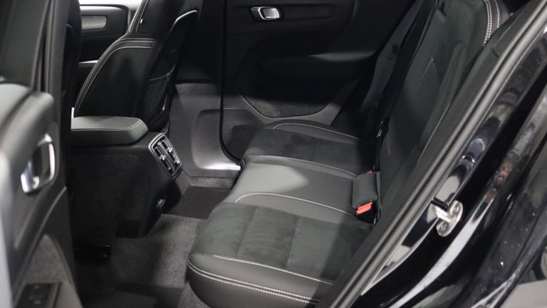 2025 Volvo XC40 B4 (P) Ultra Black Edition (Sunroof, Harman Kardon, 360 Camera) ESTATE Petrol/Ele...