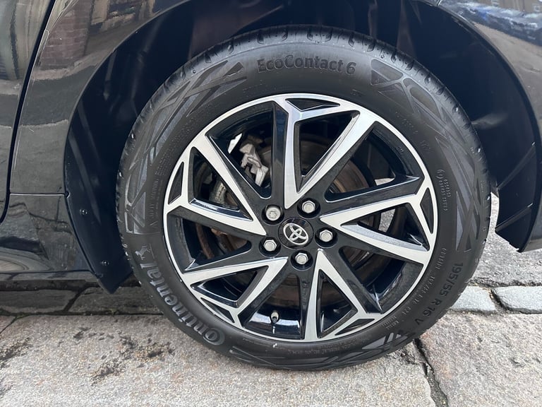 2022 Toyota Yaris 1.5 Hybrid Design 5dr CVT HATCHBACK Petrol/Electric Hybrid Automatic