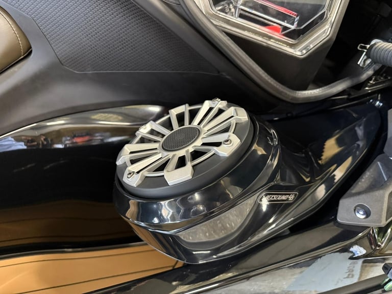 KAWASKAKI ULTRA 310LX 2024 JET SKI BRAND NEW UK MAIN DEALER