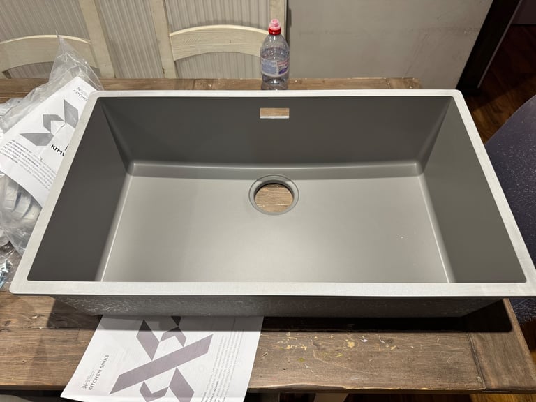 image for Fenix undermount kitchen sink 