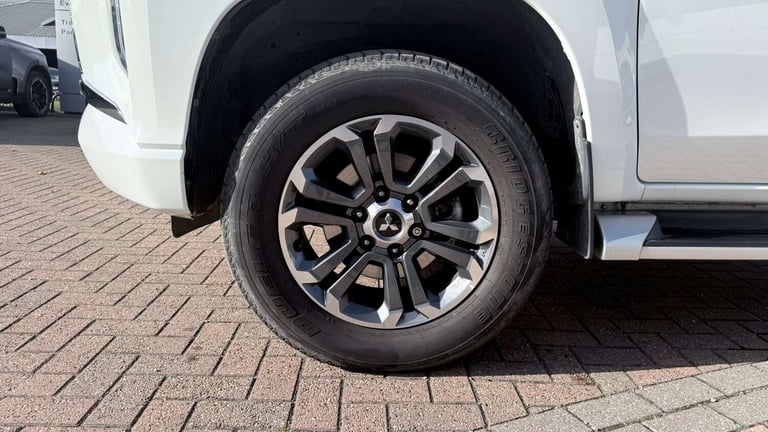 2019 Mitsubishi L200 Double Cab DI-D 150 Barbarian 4WD Double Cab Pick-up Diesel Manual