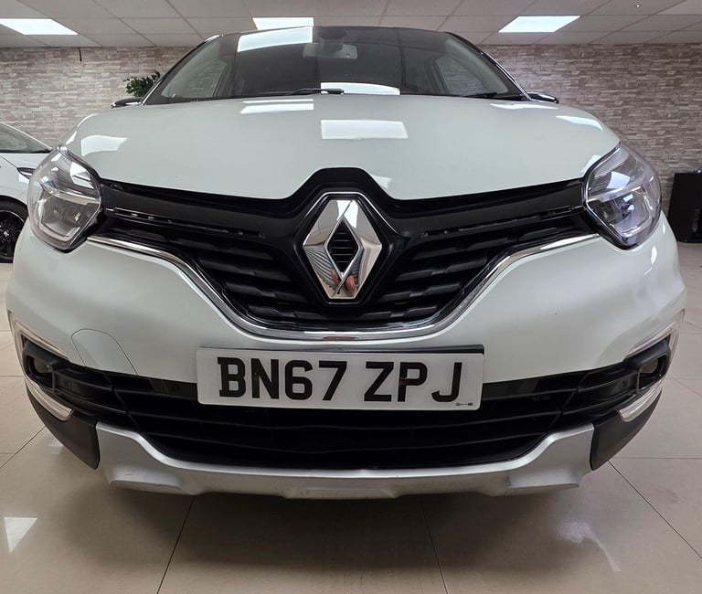RENAULT CAPTUR 1.2 Signature X Nav TCe White Petrol 2017 WARRANTY 12 MONTHS MOT
