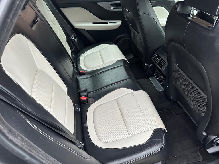 2017 Jaguar F-PACE 2.0 D 180BHP *** HUGE SPEC  AWD R - SPORT EDITION *** AUTO