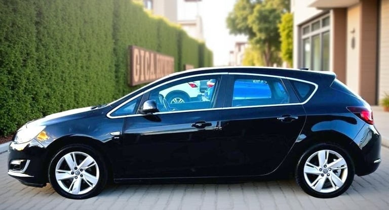 2014 Vauxhall Astra 1.6 SRi Manual 70,000 Miles . 5dr . Good Mileage . CHEAP on Fuel . HATCHBACK ...