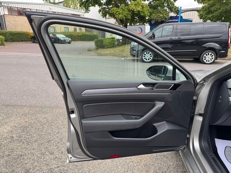 2015 Volkswagen Passat 2.0 TDI BlueMotion Tech R-Line Euro 6 (s/s) 5dr ESTATE Diesel Manual