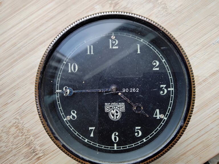 Smiths bezel winding 8 day vintage car clock 
