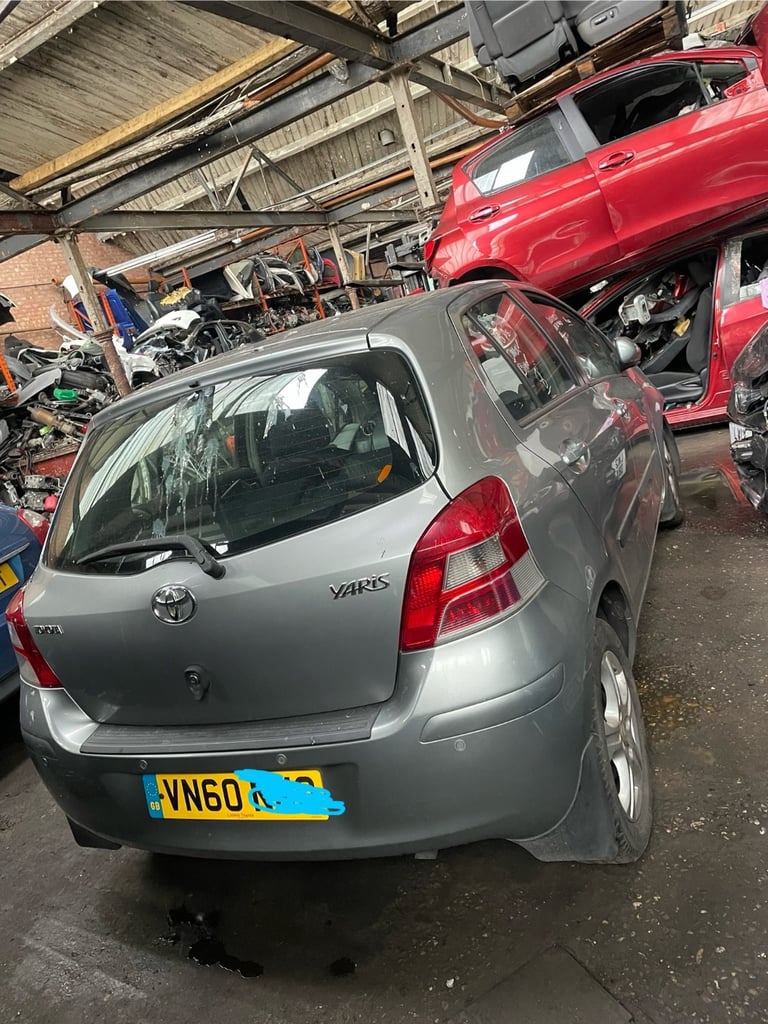 2010 Toyota Yaris BREAKING 