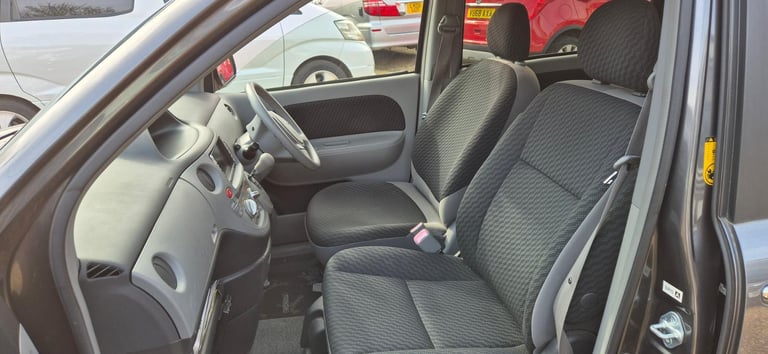 2007 Toyota Sienta PASSENGER SEAT WELCAB, 52,590 Miles, Petrol Autoc