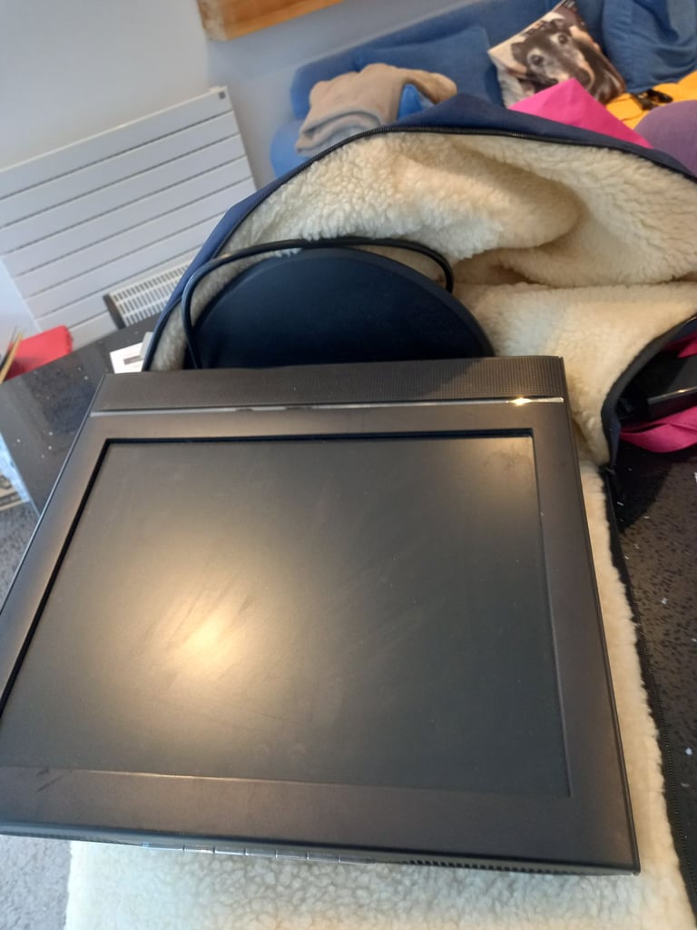 Caravan 12 v  Tv