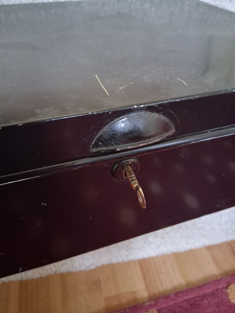Deed box