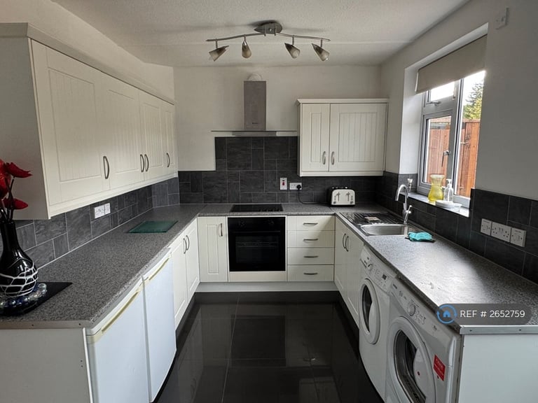 3 bedroom house in Hewitt Avenue, Coventry, CV6 (3 bed) (#2652759)