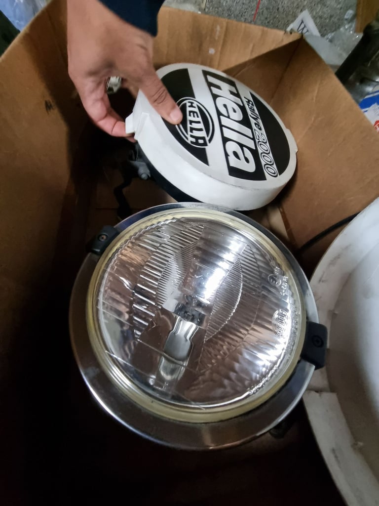 Hella Rallye 2000 Spotlight with covers. Sports
