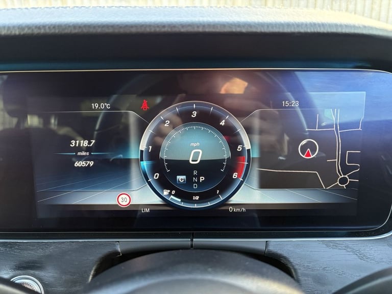 2019 Mercedes-Benz E Class E400d 4Matic AMG Line Premium 4dr 9G-Tronic SALOON DIESEL Automatic