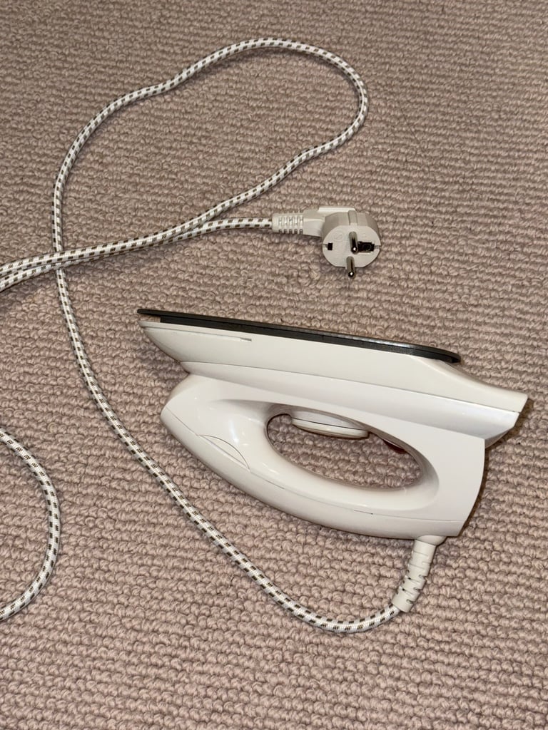 ANEX Electric Clothes Iron – Model AC-317B – EU Plug – Good Condition