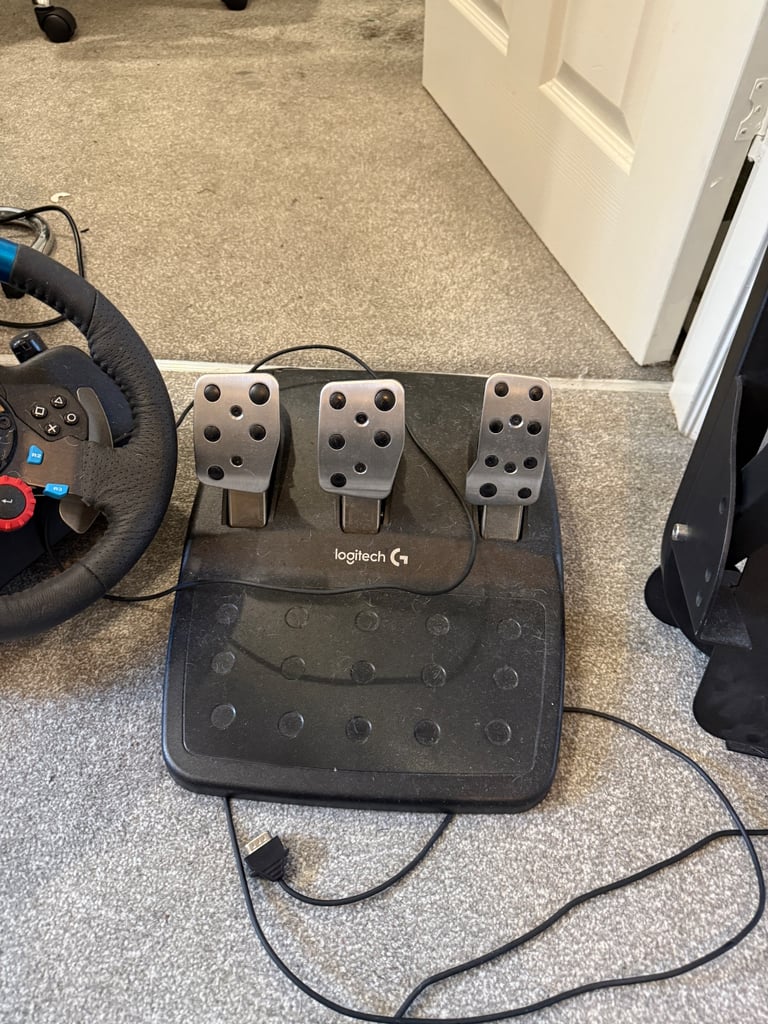 Logitech G29 Racing Steering Wheel And Stand