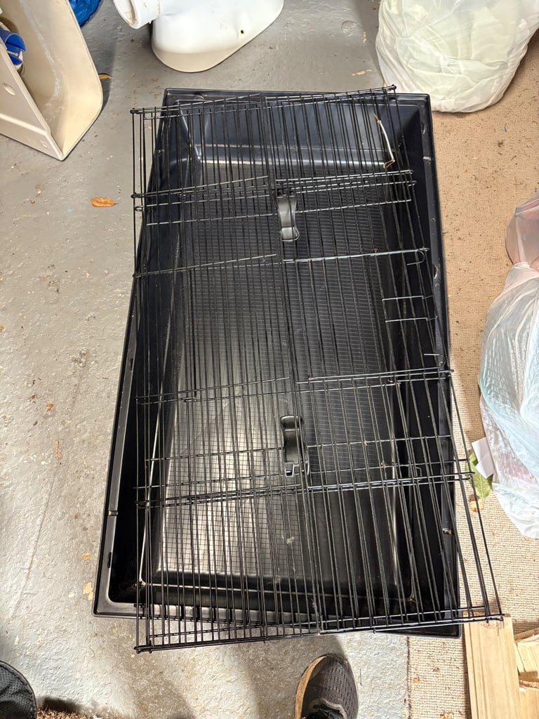 Indoor rabbit guinea pig hutch 