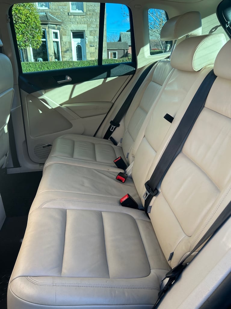 Volkswagen, TIGUAN, R Line Estate, 2010, Semi-Auto, 1968 (cc), 5 doors