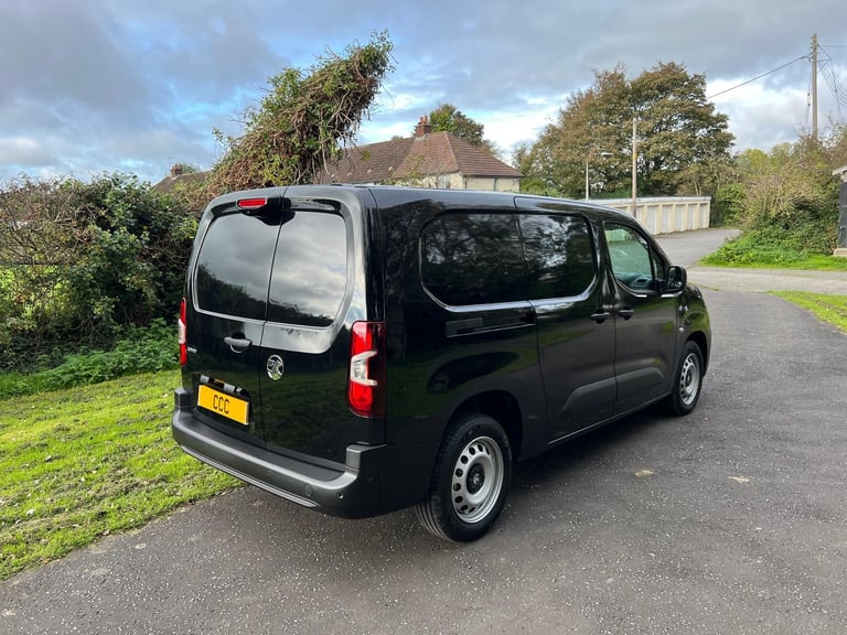 July 2025 Vauxhall Combo 1.5 Turbo D 2300 Pro XLWB Automatic