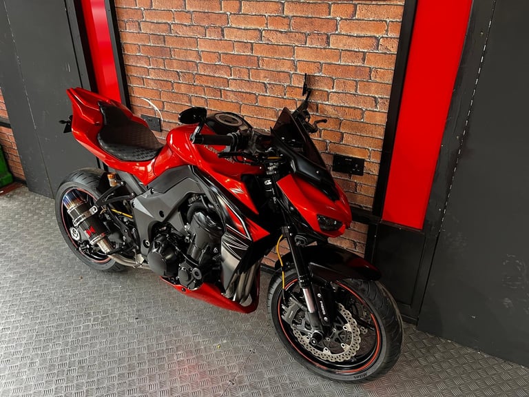 2017 Kawasaki ZR1000 Z1000 LOTS OF EXTRAS LOW MILES