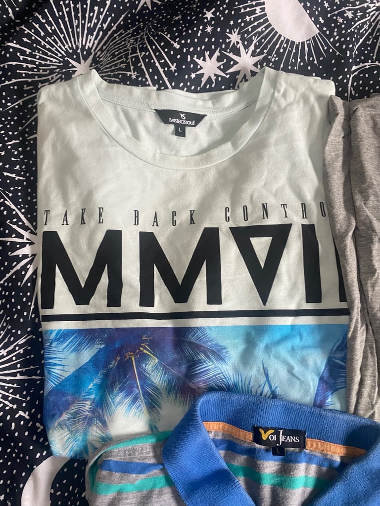4 various T-shirts size large only £5