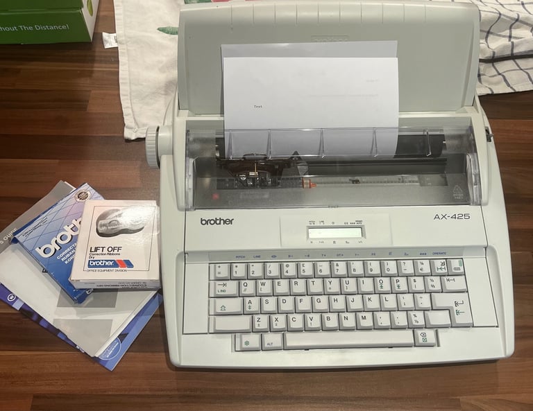 Typewriter Brother AX425