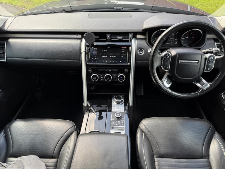 2017 Land Rover Discovery 5 3.0 TDV6 H.S.E LUXURY / 4X4 / 7 SEATER / AUTOMATIC 