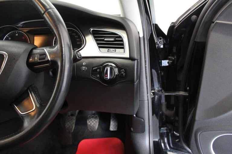 AUDI A4 2.0 TDI SE Technik quattro Euro 5 (s/s) 4dr 2013