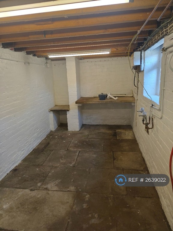 2 bedroom house in Stanley Road, Huddersfield, HD3 (2 bed) (#2639022)