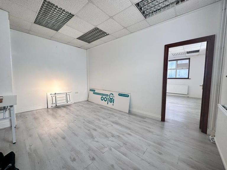 OFFICE FOR RENT 420SQFT AVAILABLE IMMEDIATELY 