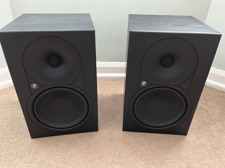 Mackie XR824 Studio Monitor Speakers 8”
