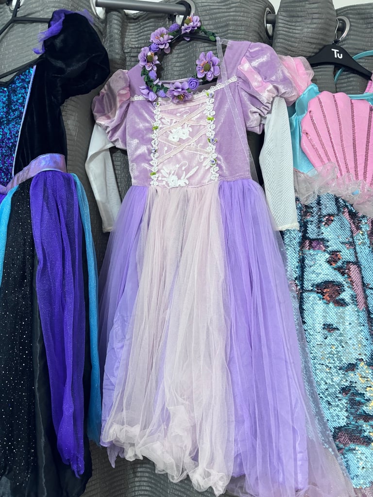 Kids costumes and accessories Age 3-6?