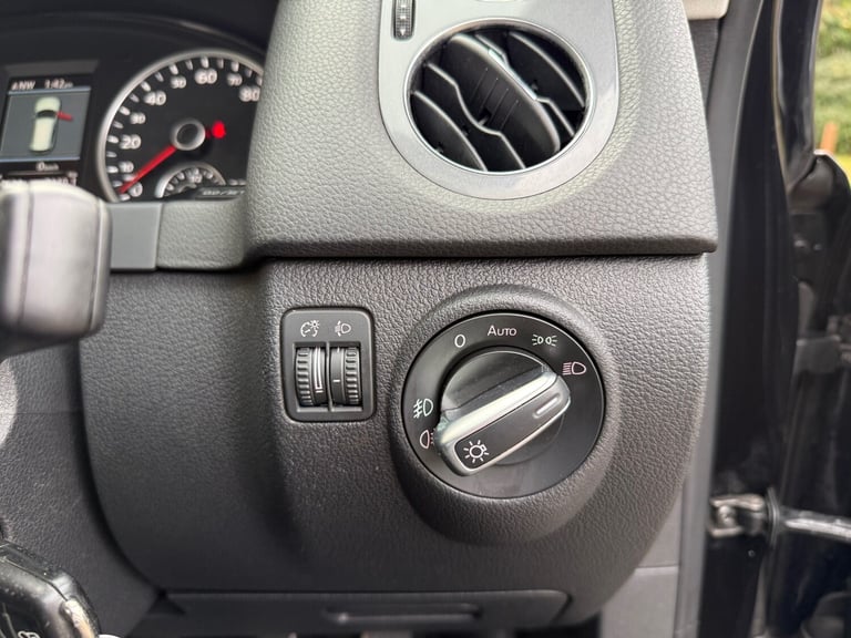 2014 Volkswagen Tiguan 2.0 TDi BlueMotion Tech Match 5dr ESTATE Diesel Manual