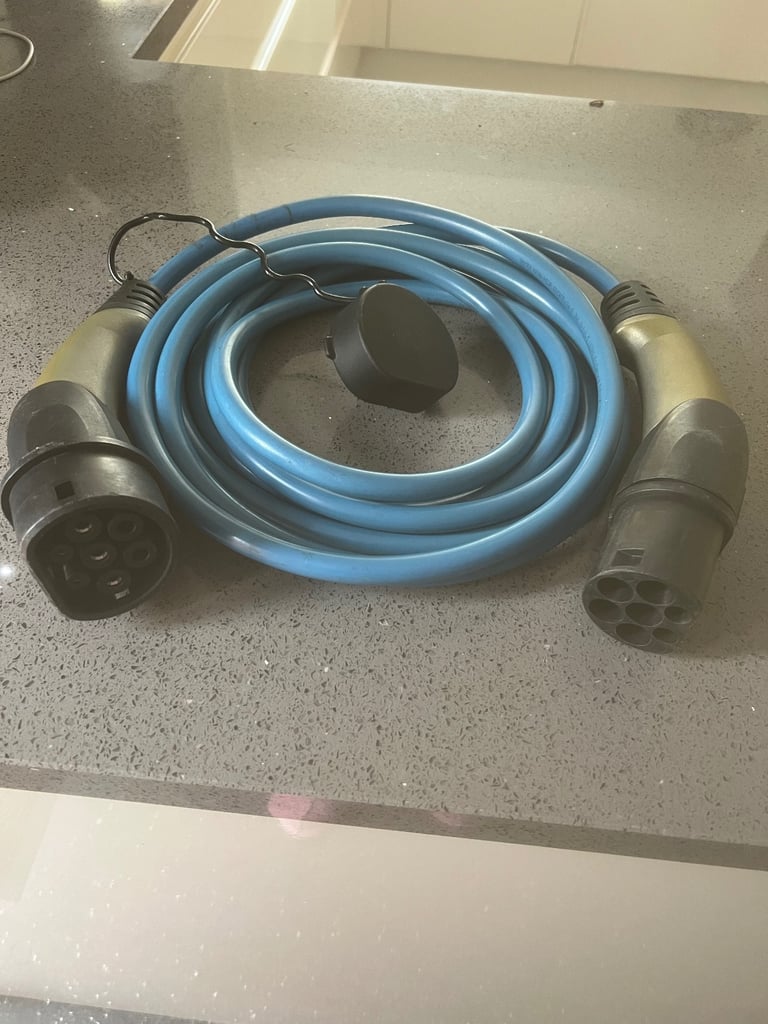 ELECTRIC VEHICLE CHARGING CABLE. 5m . Type 2. £45
