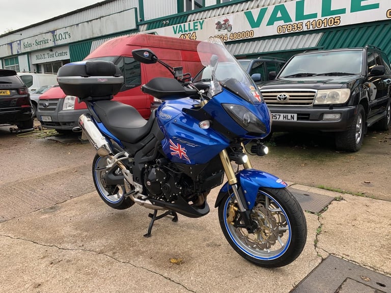 2007 Triumph Tiger 1050 ADVENTURE STYLE MOTORCYCLE WITH IMPECCABLE S/HISTORY 