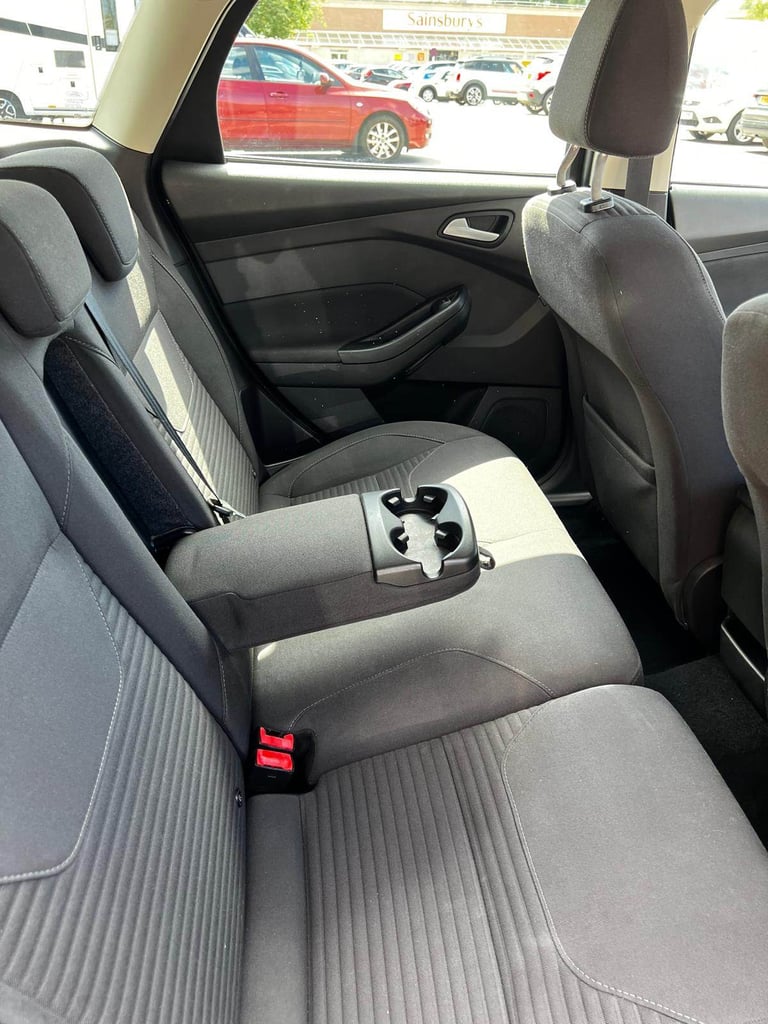 Ford, FOCUS, 2016, Automatic, 999 (cc), 5 doors