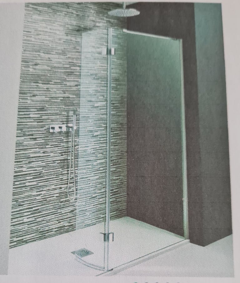 Glass shower screen 