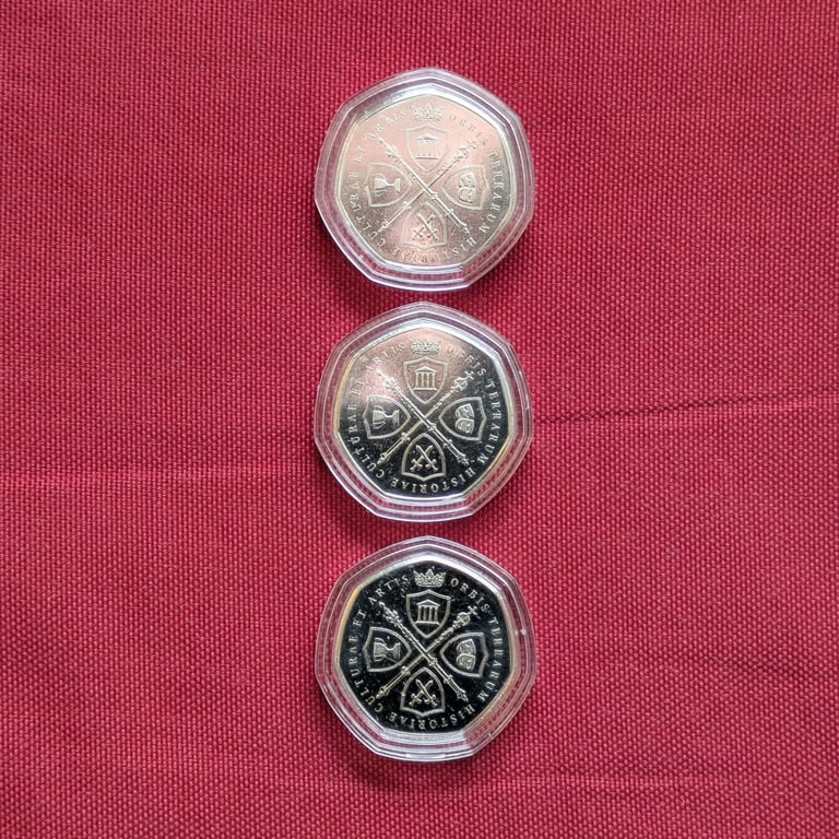 ♥NEW♥ UK 50p shaped commemorative - WW2 Forces Collection coin token