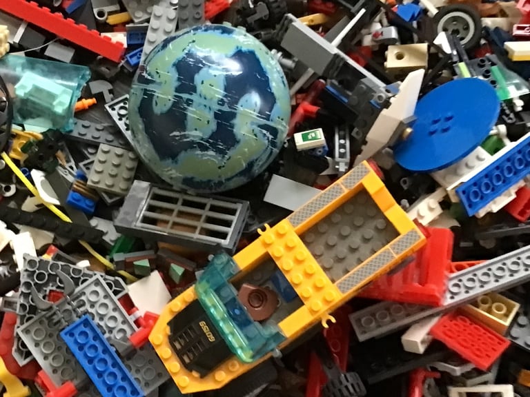 Lego 12 kg in weight, lots of parts, some Lego city, some Lego friends and stars wars etc 