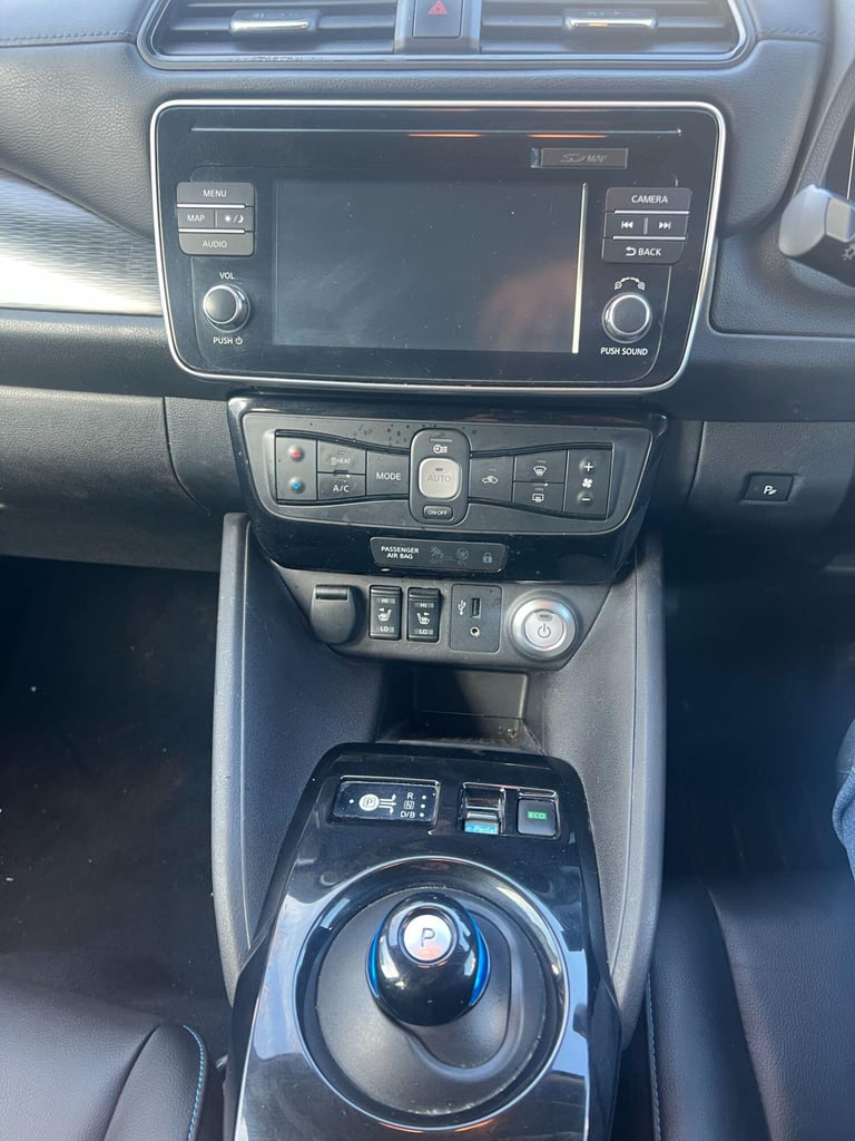 NISSAN LEAF 40kWh N-Connecta 2018