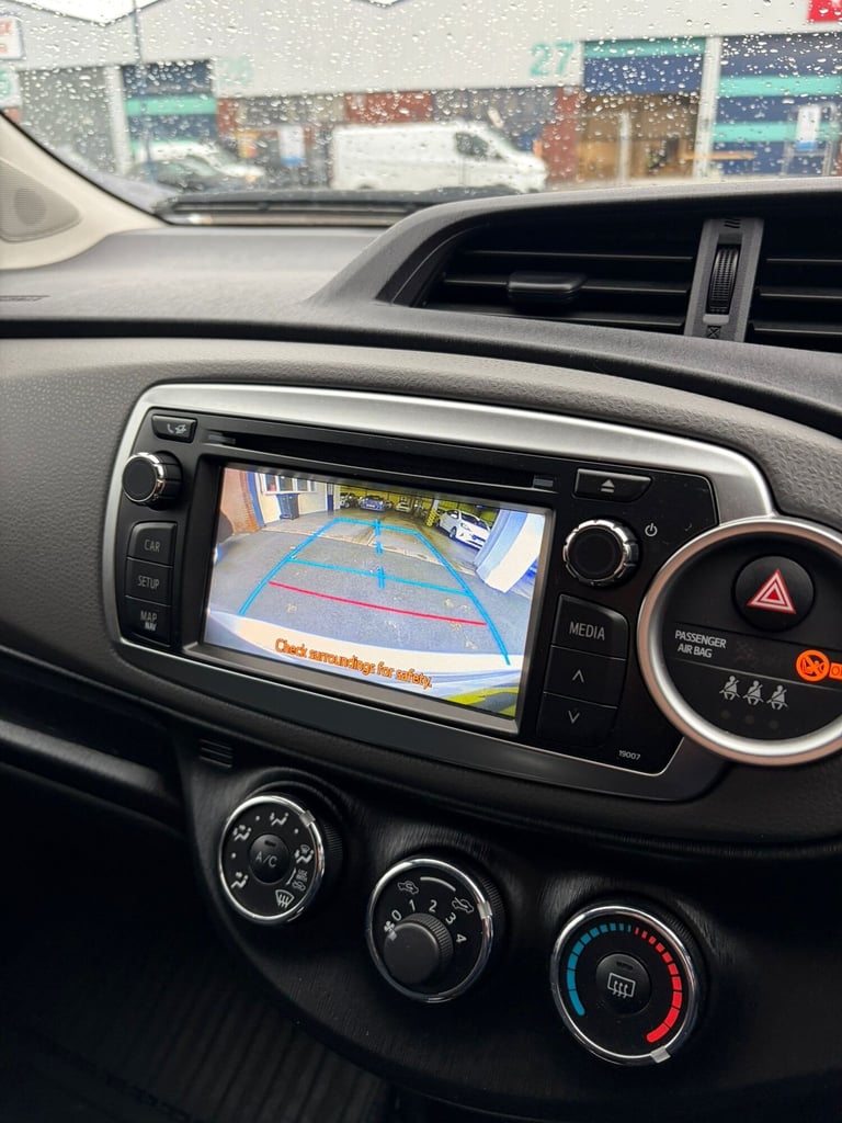 2012 Toyota Yaris 1.33 VVT-i TR 5dr HATCHBACK Petrol Manual