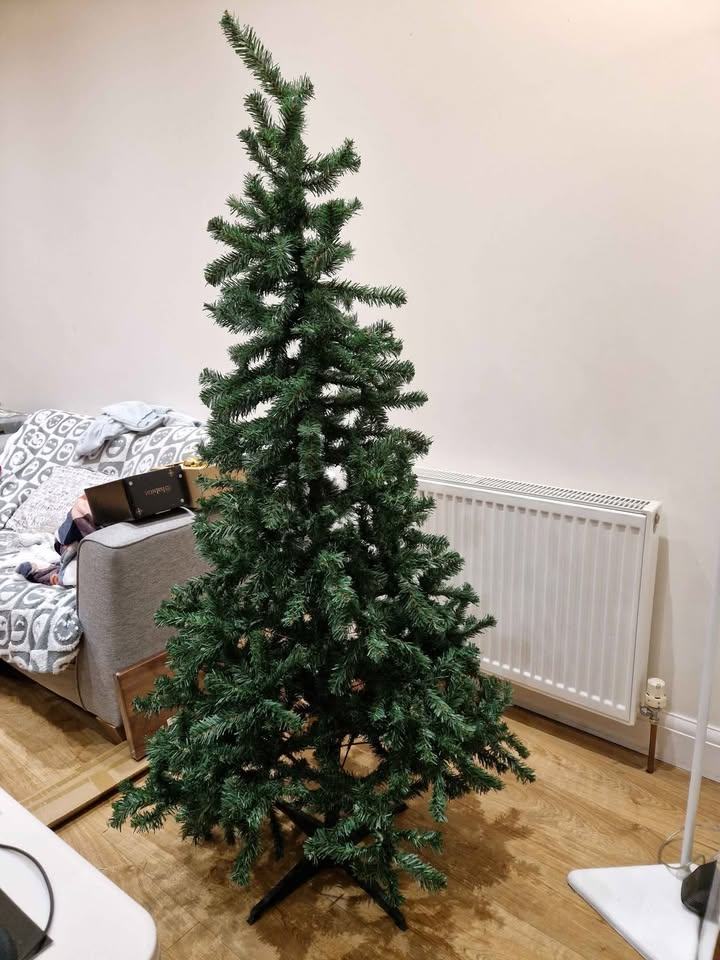 image for Christmas Tree 6ft Tall