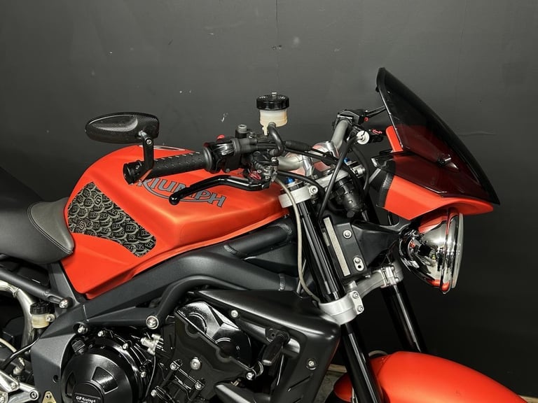 2010 10-PLATE TRIUMPH STREET TRIPLE 675 R ** ONLY 9,724 MILES ** EXTRAS **