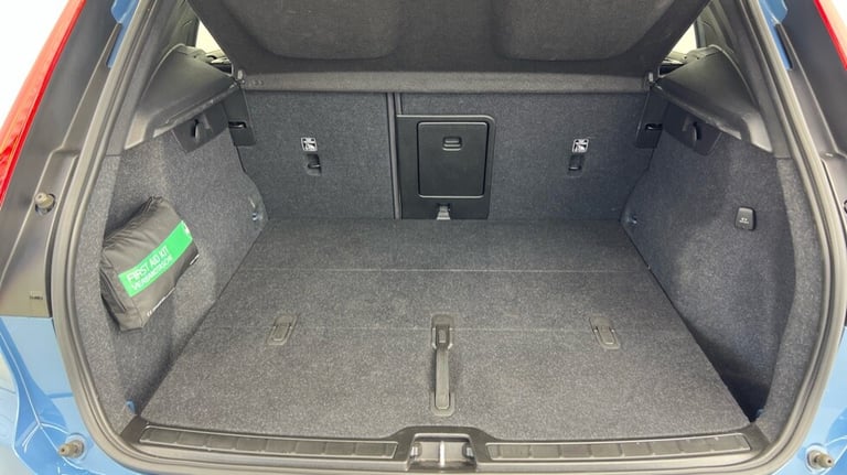 2022 Volvo XC40 2.0 B4P Plus Dark 5dr AWD Auto ESTATE PETROL Automatic