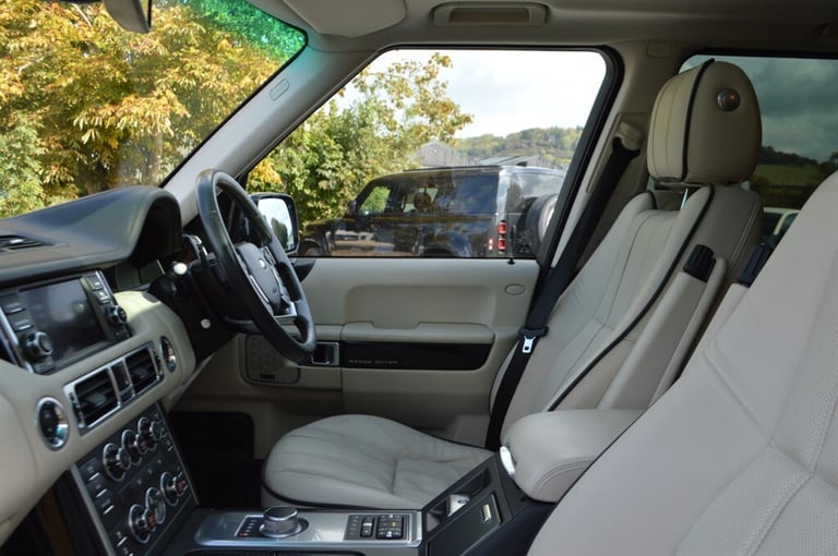 2012 Land Rover Range Rover 4.4 TDV8 Westminster 4dr Auto ESTATE DIESEL Automatic
