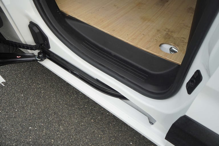 2022 Vauxhall Combo 1.5 Combo 2300 Sportive L2 LWB + 3 Seater + Twin Slider + Top Spec Van Panel ...