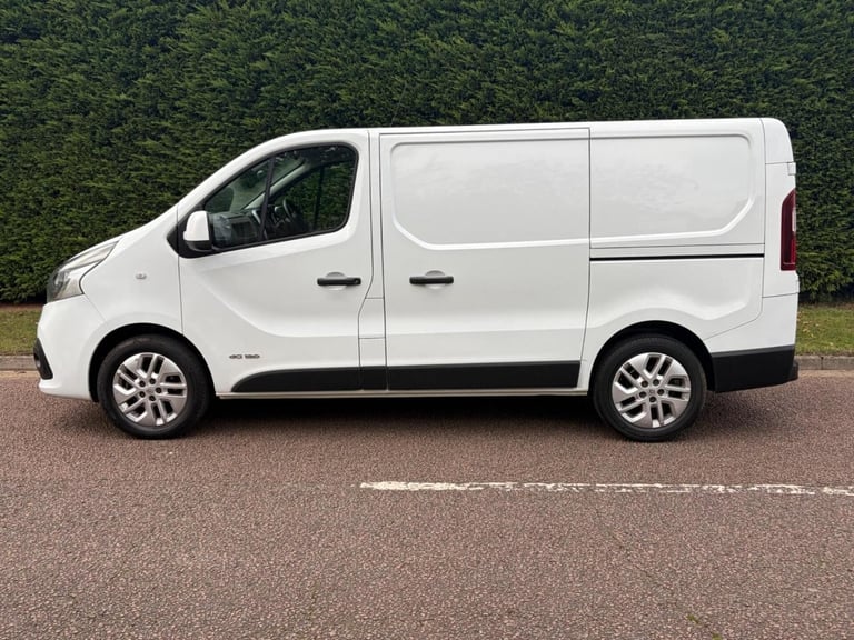 2017 "67" RENAULT TRAFIC 1.6 DCI(120 BHP) 27 SPORT NAV SWB (EURO 6) NO VAT