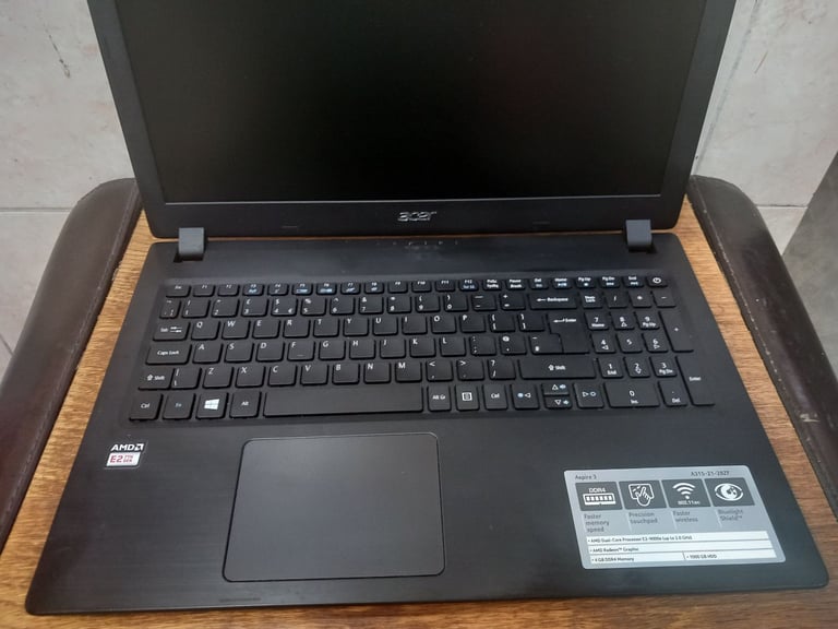 slim 6 months old acer laptop /like new laptop /very fast /win11/office 2021